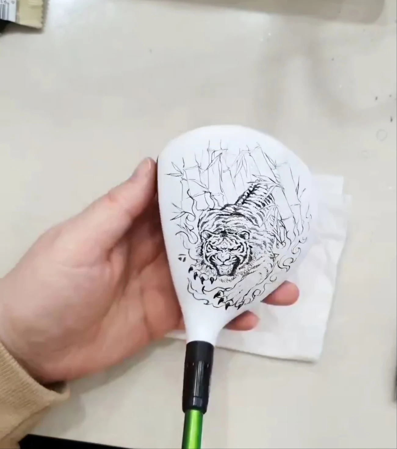 먹선으로 그린 드라이버